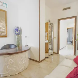 Longanesi 26 Milano